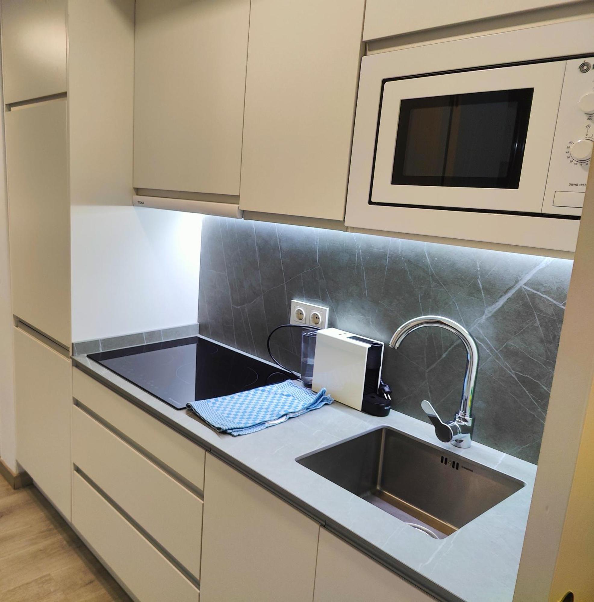 Exclusive Quietness In The Heart Of Madrid With Public Parking, Breakfast, 2 Bathrooms エクステリア 写真