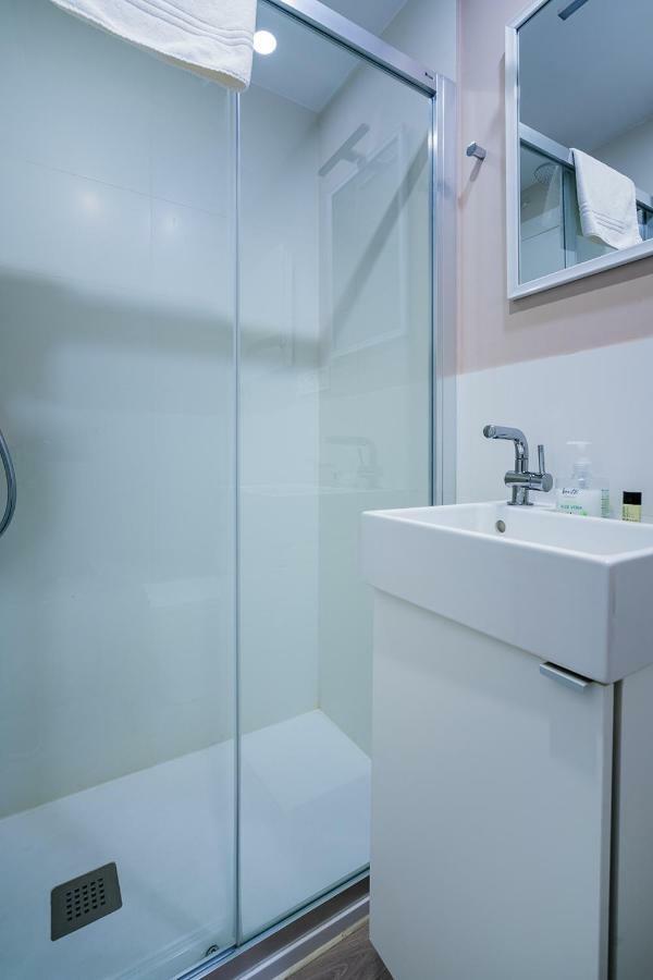 Exclusive Quietness In The Heart Of Madrid With Public Parking, Breakfast, 2 Bathrooms エクステリア 写真